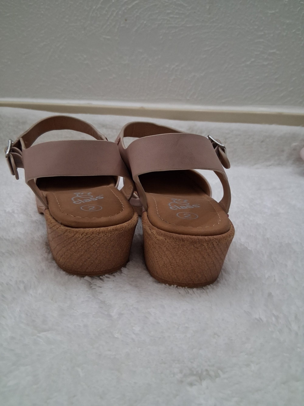 Art Class Women’s Blush Pink Closed-Toe Ankle Strap Clogs - Picture 3 of 4